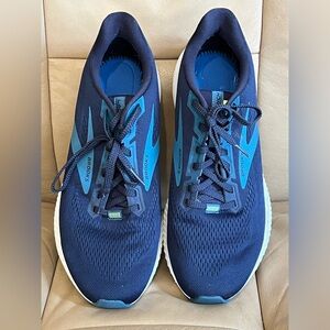 Men’s Brooks Launch 8 Size 9